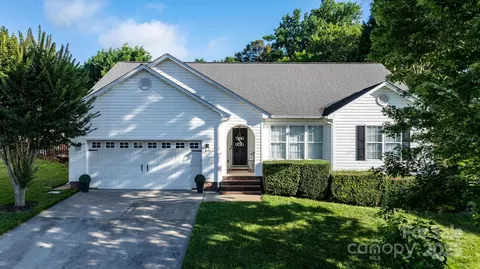 369 Holstein Dr, Dallas, NC 28034