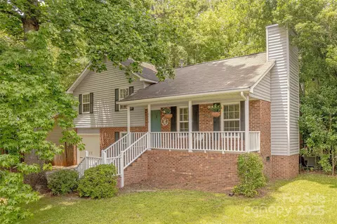 6418 Tivoli Ct, Charlotte, NC 28211