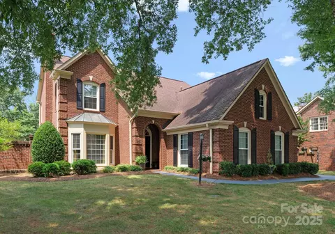 7106 Walton Heath Ln, Charlotte, NC 28277