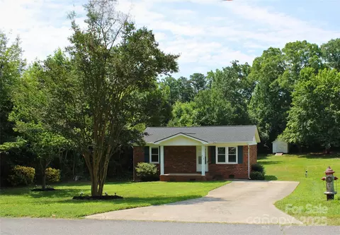 412 E Taylor St, Landis, NC 28088