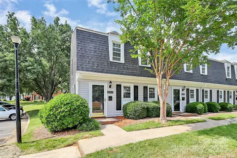 8062 Knights Bridge Rd, Charlotte, NC 28210