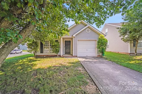 1703 Southwind Dr, Charlotte, NC 28216