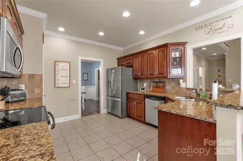 Kitchen - 4114 Flint Dr, Lancaster, SC 29720 photo 2 of 3
