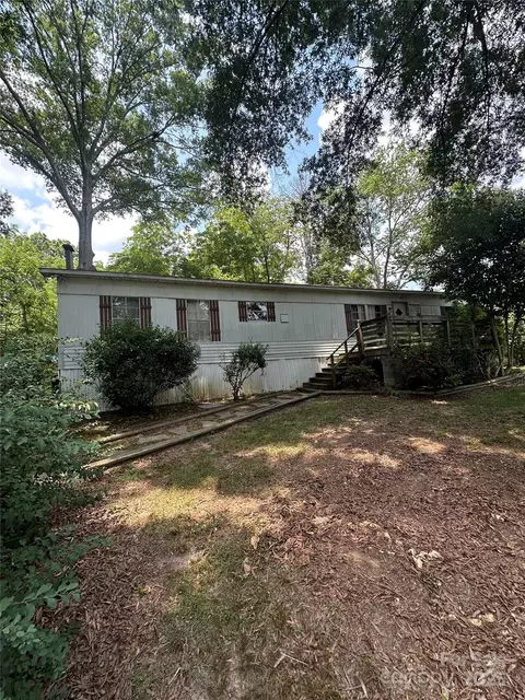 5104 Forestmont Dr, Matthews, NC 28105