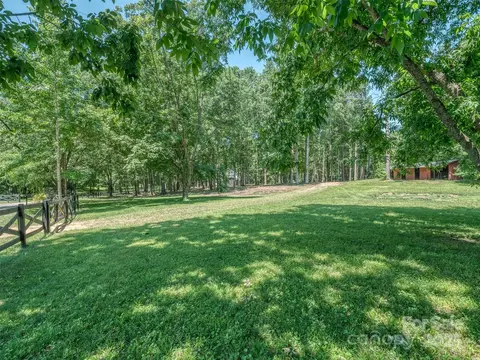 Walden Lane, Matthews, NC 28104