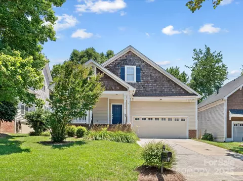 2620 Merion Hills Ct, Charlotte, NC 28269