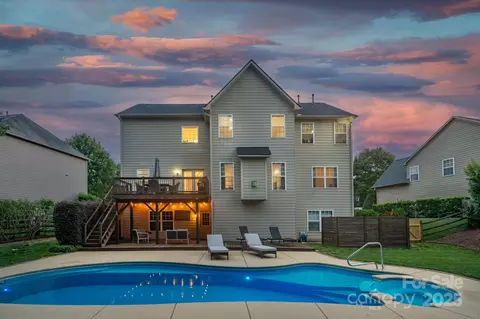 1807 Robbins Meadows Dr, Waxhaw, NC 28173