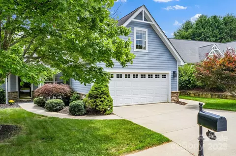 50 Grove End Rd, Fletcher, NC 28732