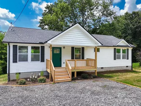 40 Pine Ln, Asheville, NC 28806