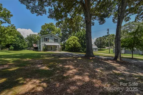 1239 Mac Ln, Stanley, NC 28164