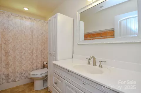 Bath - 1239 Mac Ln, Stanley, NC 28164 photo 1 of 1