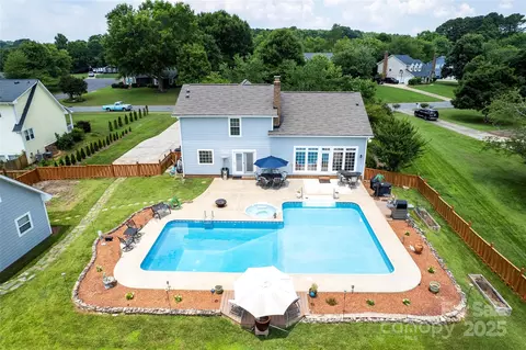 13733 Castleford Dr, Mint Hill, NC 28227