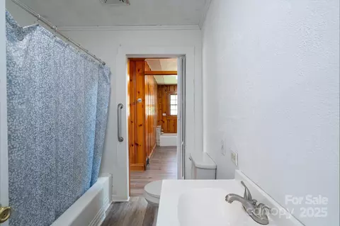 Bath - 2125 E Ridge Rd, Salisbury, NC 28144 photo 4 of 4