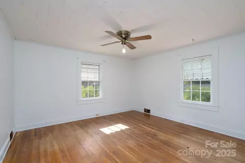 Bedroom - 2125 E Ridge Rd, Salisbury, NC 28144 photo 3 of 3
