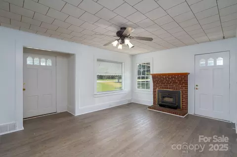 Living - 2125 E Ridge Rd, Salisbury, NC 28144 photo 5 of 8