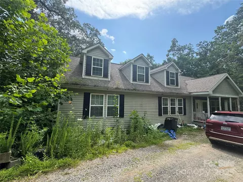 423 Crocus Ln, Sylva, NC 28779