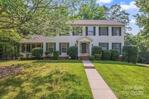 9833 White Cascade Dr, Charlotte, NC 28269