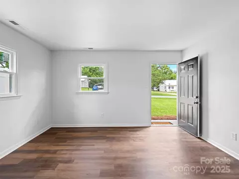 Living - 405 Jones Street St, Monroe, NC 28110 photo 1 of 3