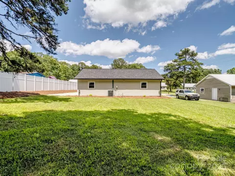 Exterior - 405 Jones Street St, Monroe, NC 28110 photo 4 of 5