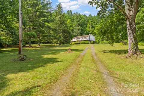 50 Kaesler Ln, Burnsville, NC 28714