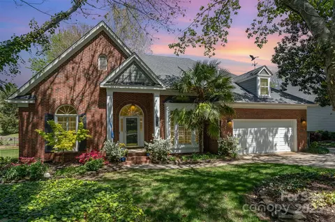 3813 Beauvista Dr, Charlotte, NC 28269