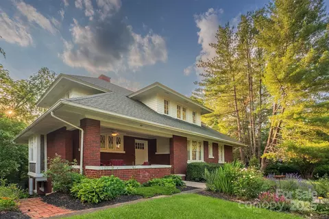 42 Lawrence Pl, Asheville, NC 28801