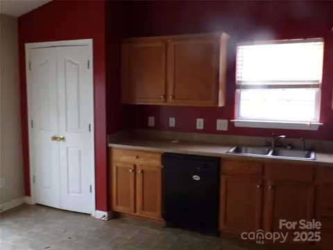 Kitchen - 569 River View Dr, Lowell, NC 28098 photo 1 of 3