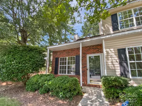 9121 Charminster Ct, Charlotte, NC 28269