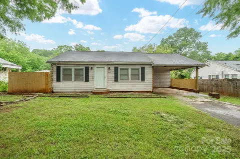 2509 1st St, Statesville, NC 28677