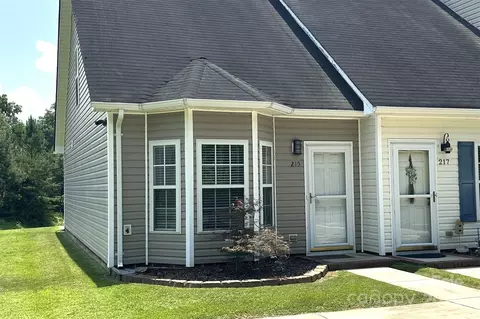 215 Linkside Se Ct SE, Lenoir, NC 28645