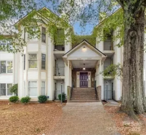 6260 Rosecroft Dr, Charlotte, NC 28215