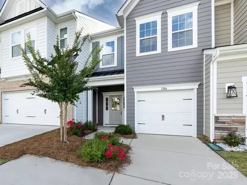 1206 Pebble Grove Dr, Clover, SC 29710