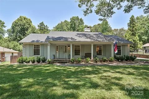 5301 Addison Dr, Charlotte, NC 28211