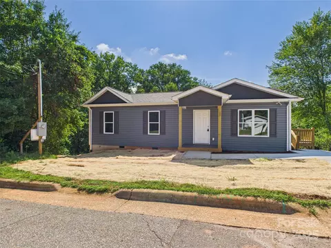39 Pearl St, Granite Falls, NC 28630