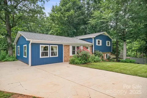742 Stonecrest Dr, Statesville, NC 28625