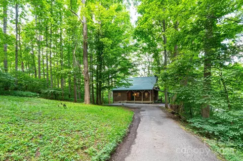 25 Trillium Trce, Maggie Valley, NC 28751
