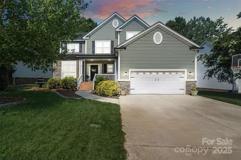 1677 Shetland Ln, Rock Hill, SC 29730