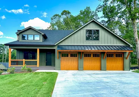 341 Mavrick Dr, Mills River, NC 28759