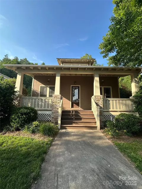 108 White Ash E Dr E, Asheville, NC 28803