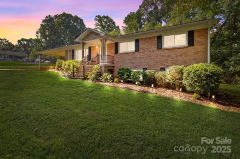 143 Bostian Lake Rd, Statesville, NC 28677