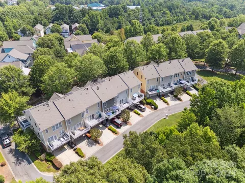 View/Area - 570 Sixth Baxter Xing, Fort Mill, SC 29708 photo 2 of 8
