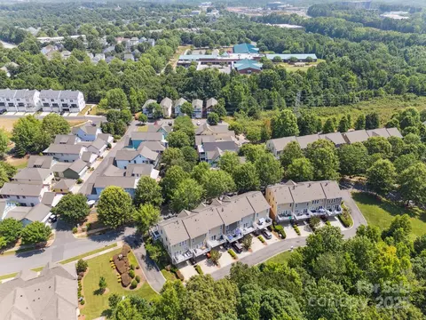 View/Area - 570 Sixth Baxter Xing, Fort Mill, SC 29708 photo 3 of 8