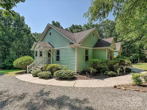 14019 Fountain Ln, Charlotte, NC 28278