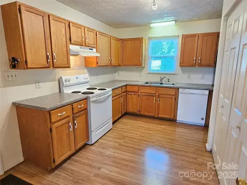 1982 Conley Rd, Morganton, NC 28655 photo 9