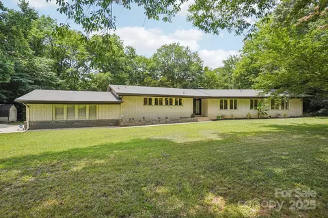 7107 Cedarfield Rd, Charlotte, NC 28227