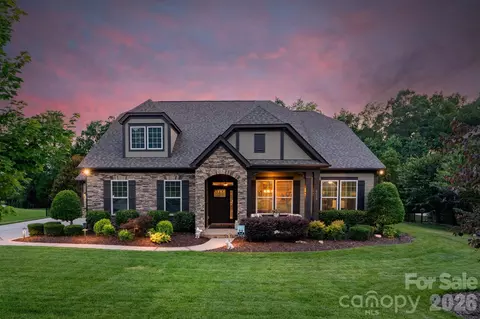 2009 Freeport Dr, Indian Trail, NC 28079