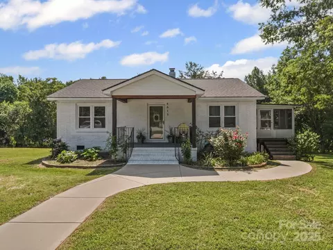 4615 Lockhart Rd, Sharon, SC 29742