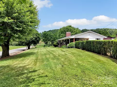 Exterior - 463 Golf Course Rd, Clyde, NC 28721 photo 9 of 9