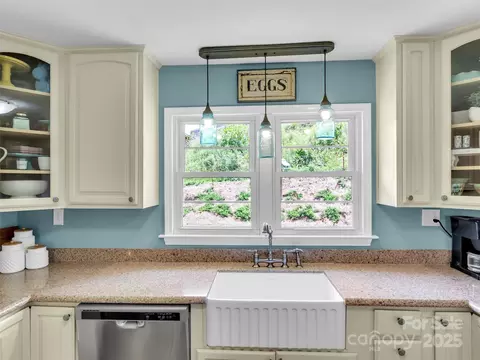 Kitchen - 463 Golf Course Rd, Clyde, NC 28721 photo 2 of 2