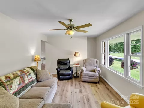 Living - 463 Golf Course Rd, Clyde, NC 28721 photo 1 of 2